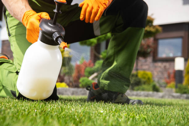 Best Exterminator Services  in Oregon, WI